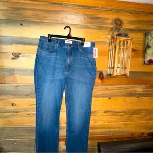 Wrangler Women’s High Rise True Straight Jeans